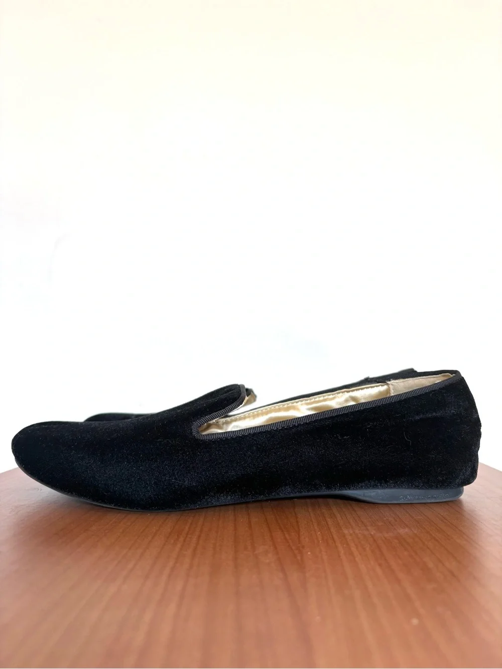 Birdies The Starling Velvet Slipper Flats in Black Size 6.5